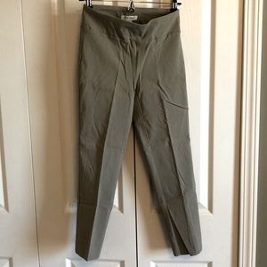 EUC White House Black Market Women’s Cropped Pants, Olive Green- Size 0